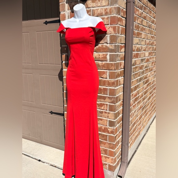 Jay Godfrey Red Biles Off-The-Shoulder Mermaid Gown size 2 - Picture 4 of 9